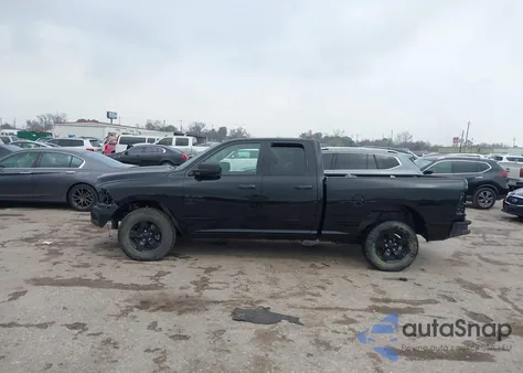 2021 Ram 1500 Classic Tradesman 4X2 6'4 Box z USA, uszkodzony, nr VIN 1C6RR6FG7MS563486